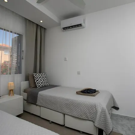 Joanne'S Lovely 2 Bedroom Apt. Paphos Exterior photo